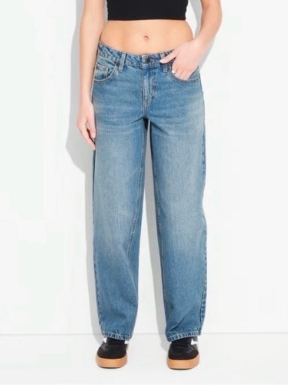 Wild Fable Women's Mid-Rise 90's Relaxed Straight Leg Medium Wash Denim Size 8